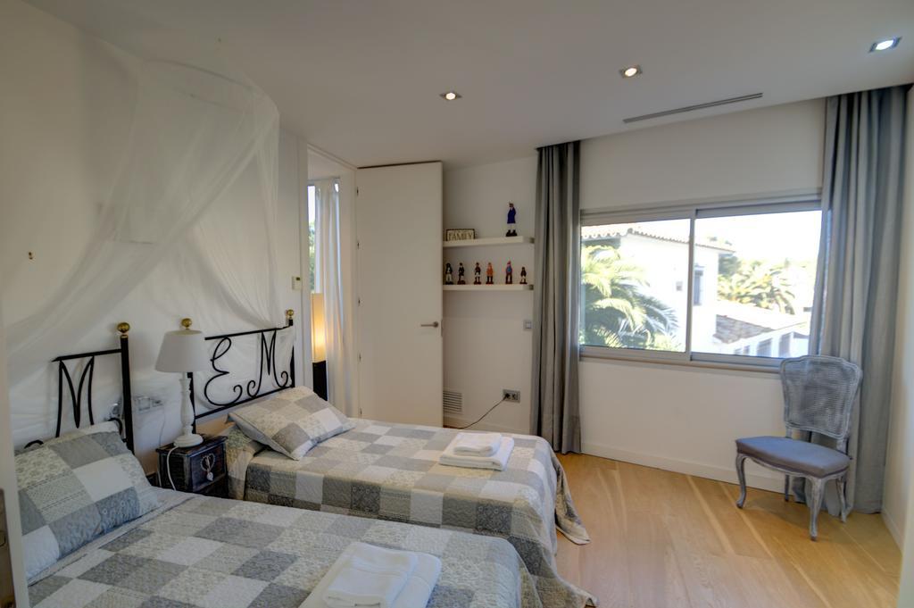 Villa Tarantino Sitges Esterno foto